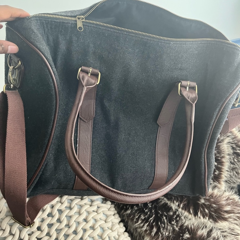 Mens vintage style travel / messenger / overnight bag